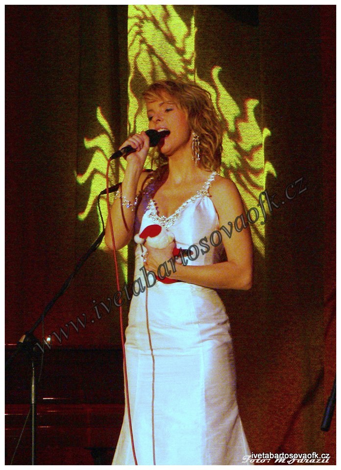 Benefiční koncert pro UNICEF -Frenštát p.R. 9.12.2005 h