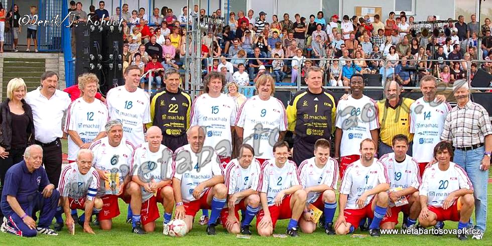 3 Otevření nového fotbalového hřiště v Tachově (6/2008)